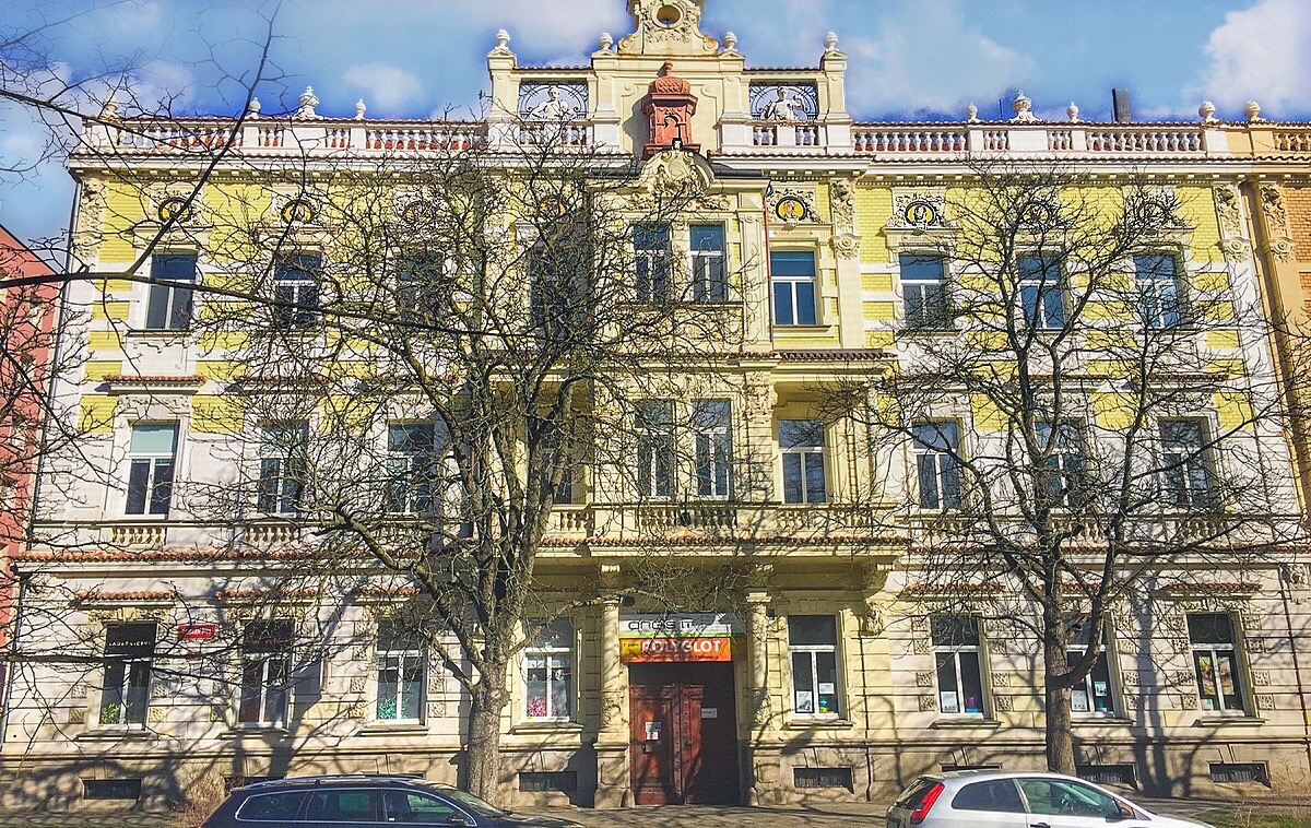 Činžovní dům, 1.221 m2